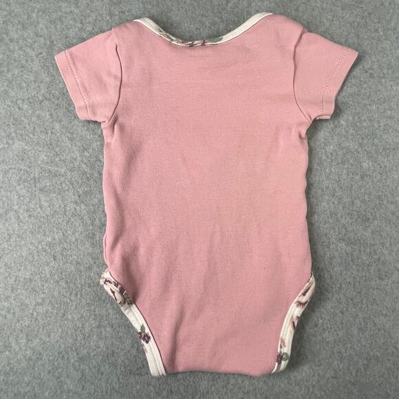 B0036 Kyle Deena Pink Floral Onesie size 3-6 months - Picture 2 of 2